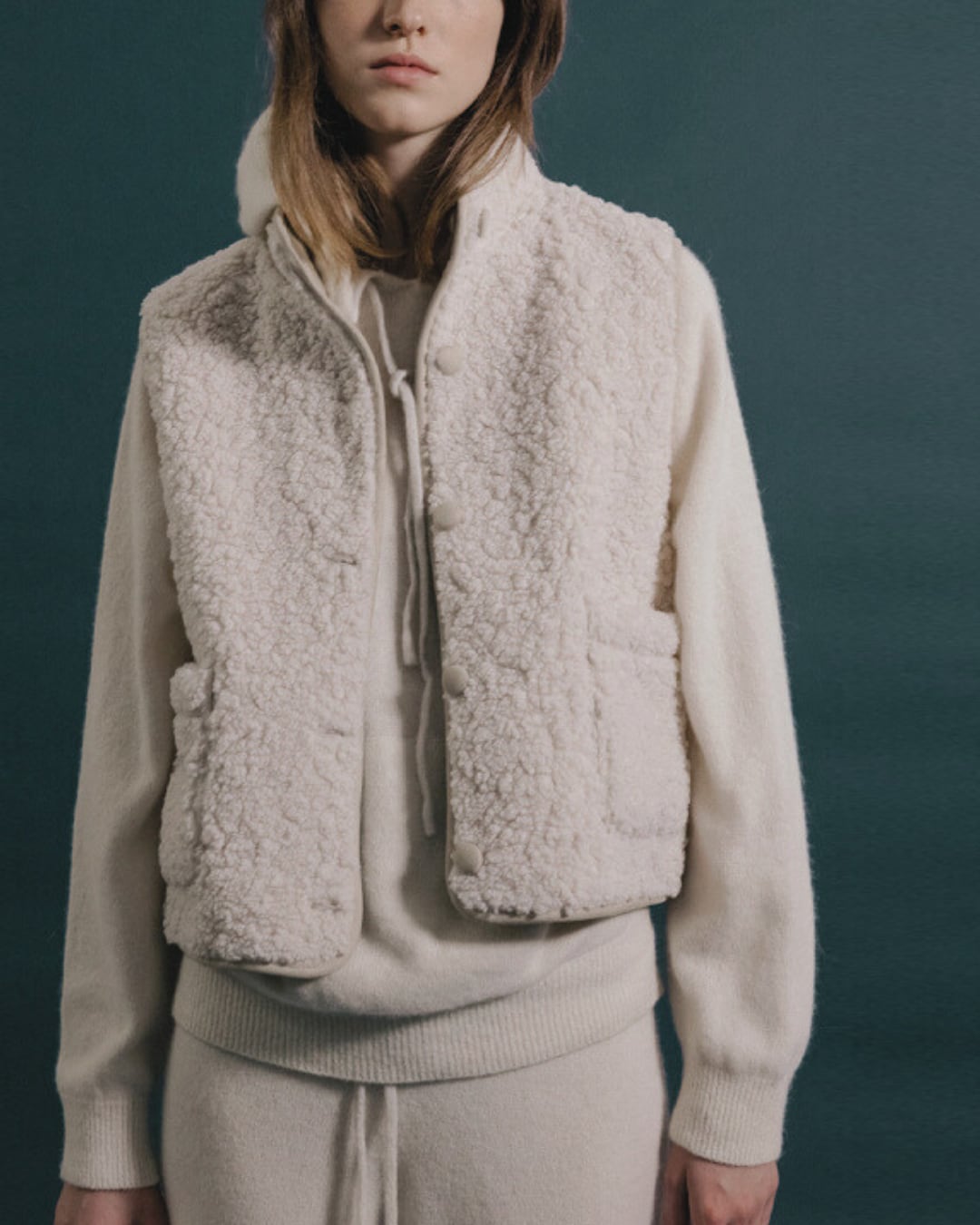 REVERSIBLE SHORT BOA VEST