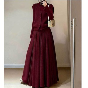 burgundy knit cardigan pleated skirt set<ss3264>