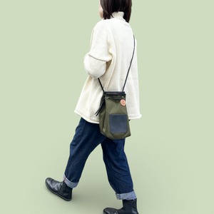 nico：カーキ×ブラック（撥水加工ナイロン素材×イタリアンレザー巾着バッグ）受注製作
