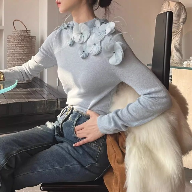 light blue 3d flower knit top 〈t101034〉