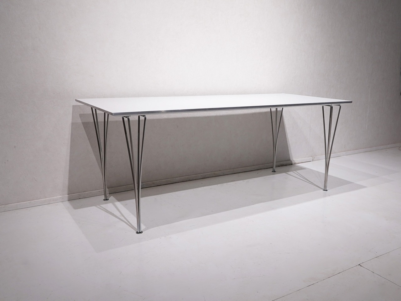 Fritz Hansen RECTANGULAR ダイニングテーブル / 北欧モダン デンマーク 名作 デザイナーズ テーブル レクタンギュラー フリッツハンセン