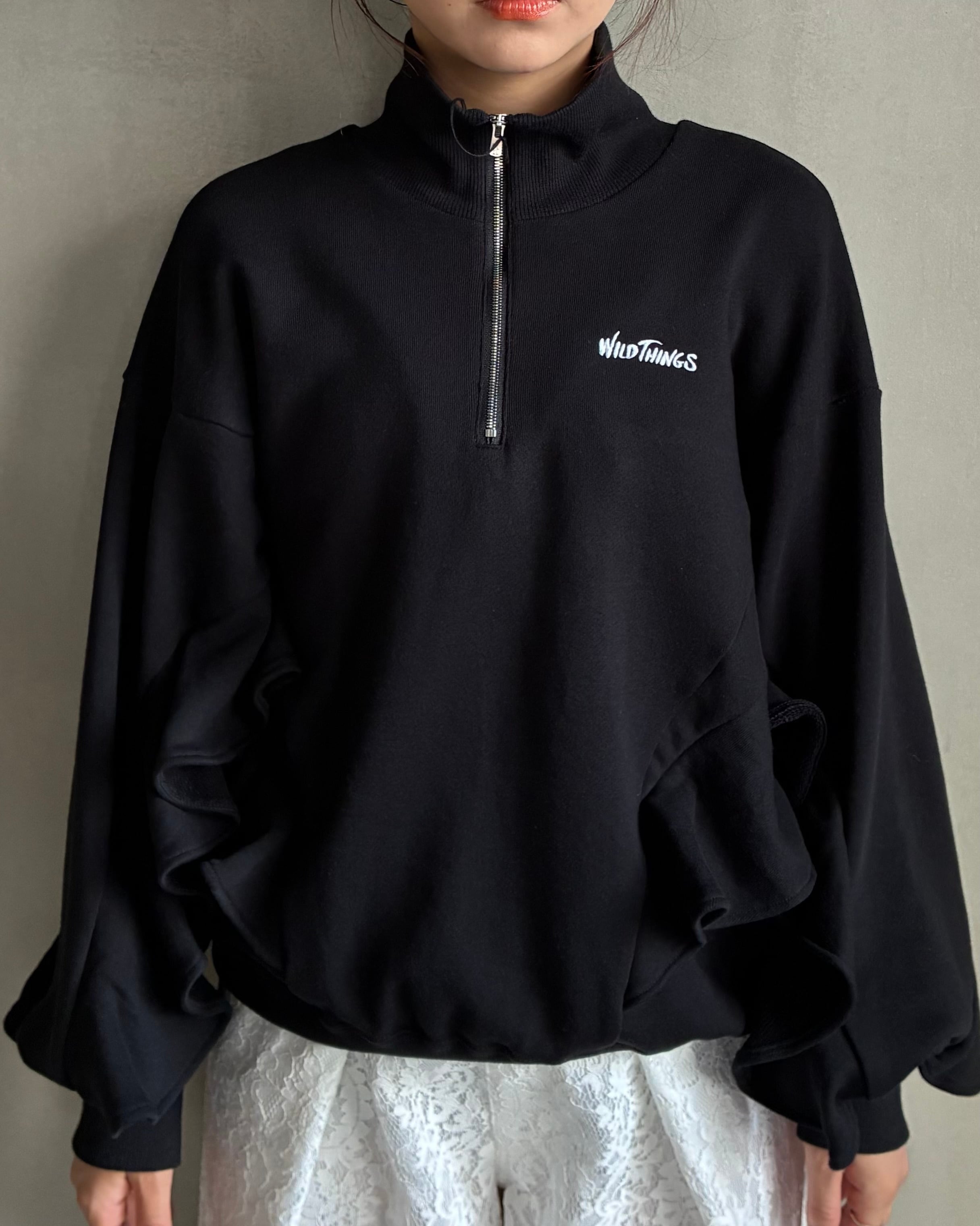 naoki tomizuka【WILD THINGS Half zip ruffled sweat shirt -black
