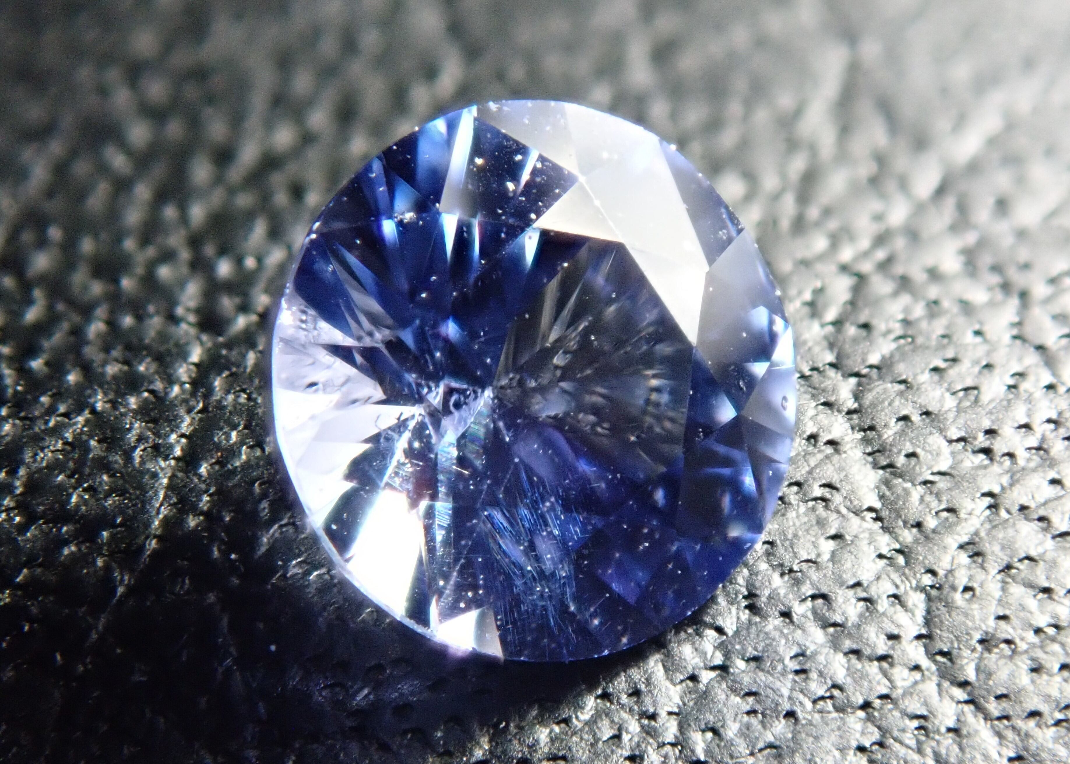 【新商品】スリランカ産ブルーサファイア 0.391ct
