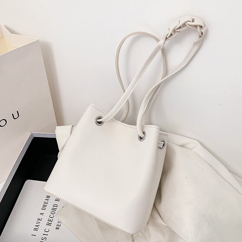 夏の小さなバッグハンドバッグ2020年人気の新しい流行のファッションオールマッチメッセンジャーバッグバージョンの純赤い海洋バケットバッグ Tiancai_Wing_Bag8627403