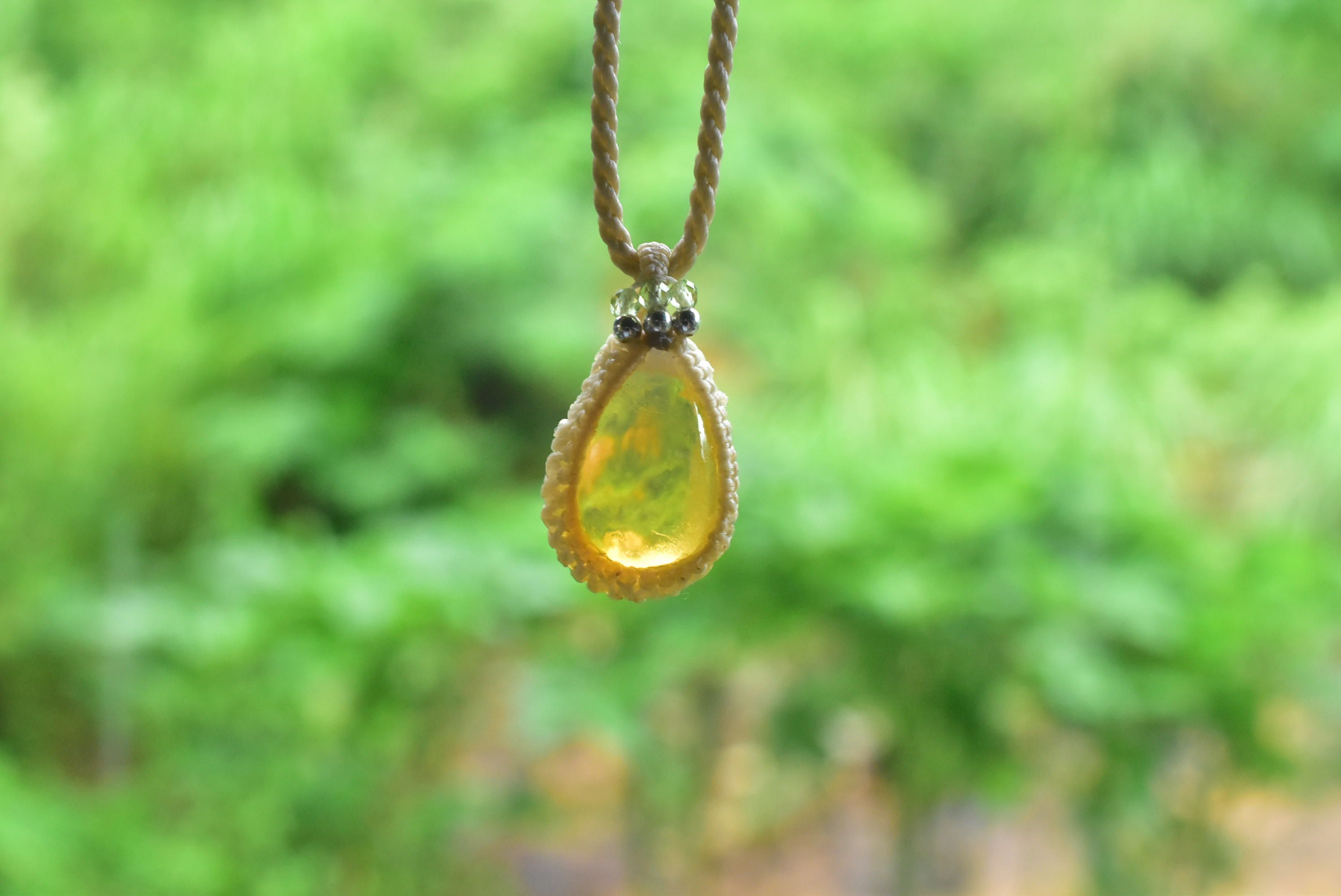 モルダバイト&ブラックオパールのマクラメペンダント ピクチャーオパール・マクラメペンダント【01】 | にゃじら屋