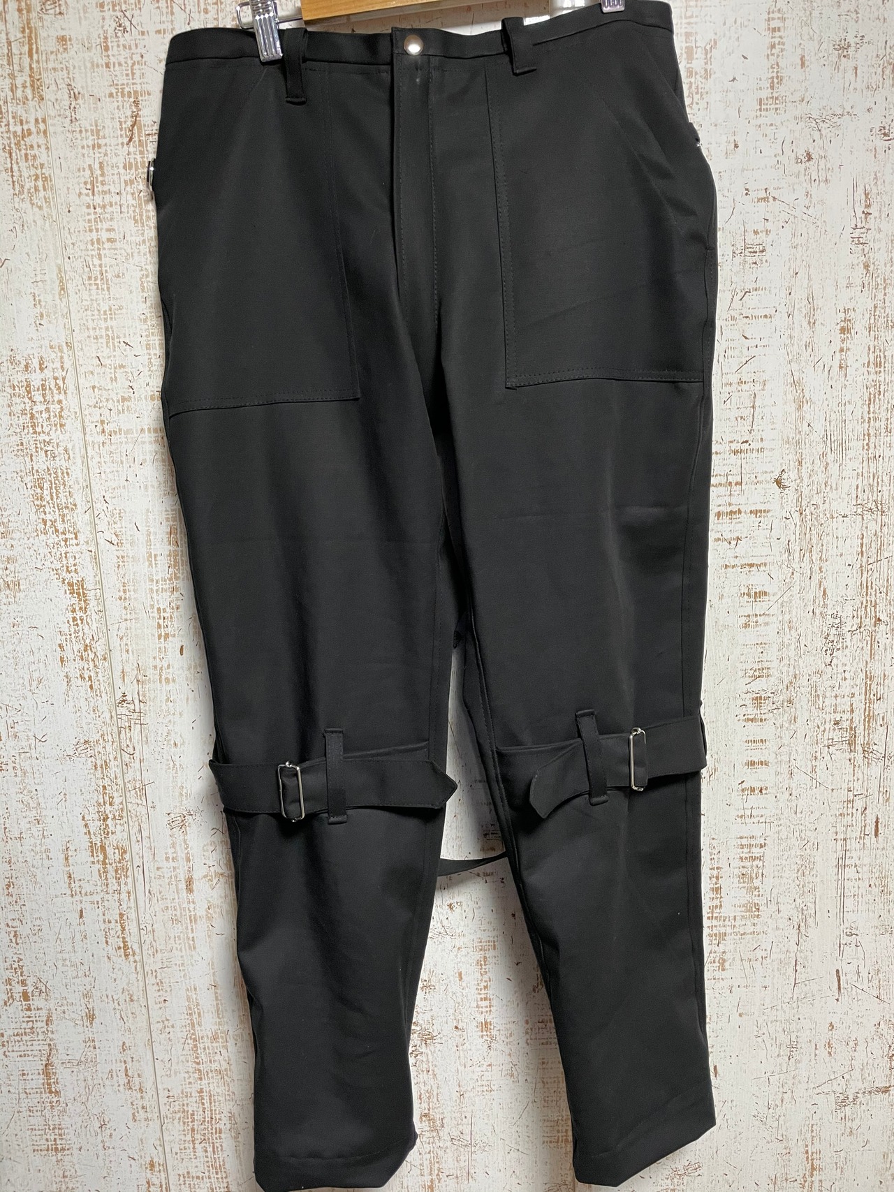 UNFINISHEDボンテージパンツ　レッドライン