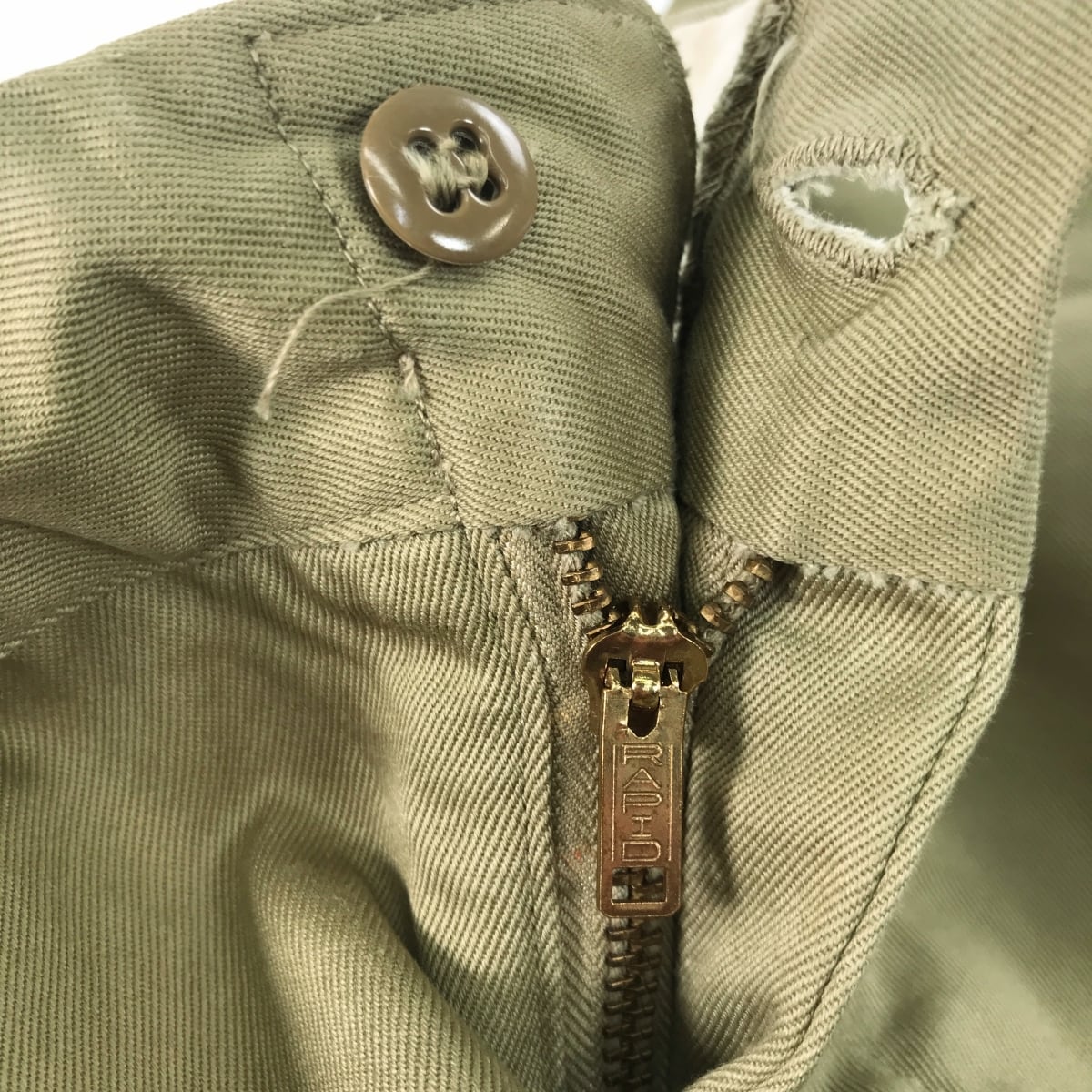 U.S.ARMY 60年代 USA製 8.2 OZ. KHAKI,SHADE 1 チノパンツ U.S.ARMY 60年代 USA製 8.2 OZ. KHAKI,SHADE 1 チノパンツ