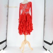 社交ダンス 衣装 ラテン ドレス ワンピース レース デモ 競技 ダンス パーティ 発表会 ストレッチ 赤 ビジュー レッド系 華やか フリル おしゃれ パーティードレス 発表会ドレス 女子ダンス フォーマル衣装 競技用ドレス ステージ衣装 豪華デザイン エレガント ドレスアップ ダンスパフォーマンス