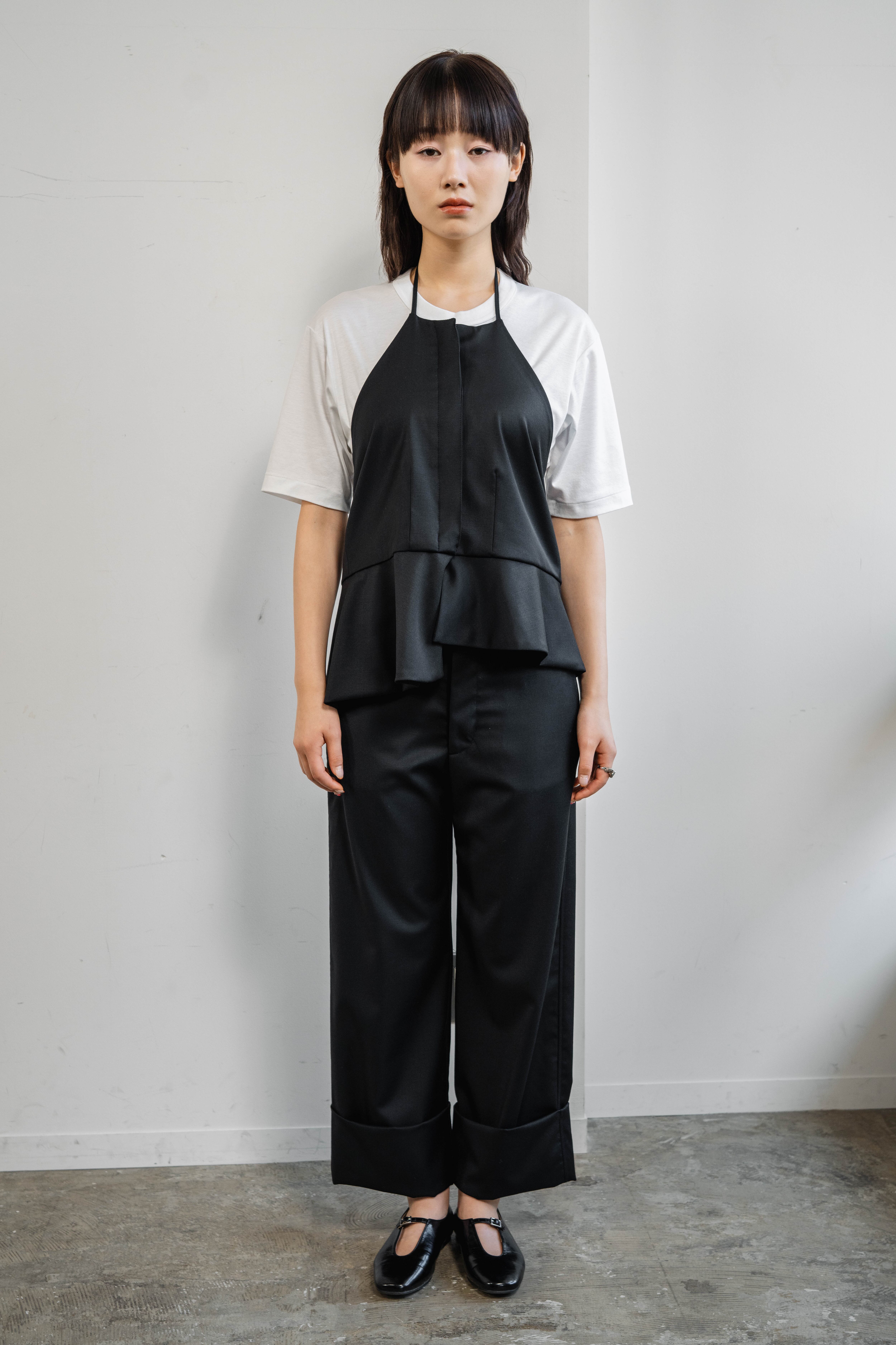 DIRK BIKKEMBERGブラック キャミソール Design neck カップインキャミソール（キャミソール）｜Ezick