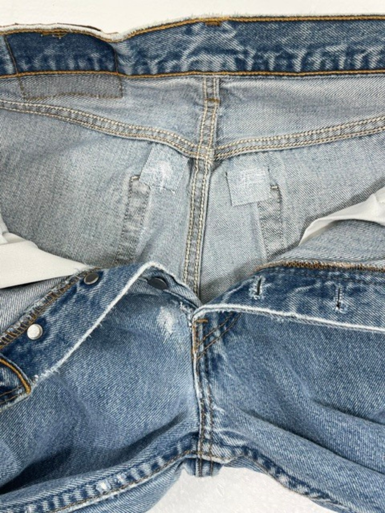 M-227  リーバイス Levis501レギュラー古着 1996年 米国製　W 72cm(ぐるり）股下84cm