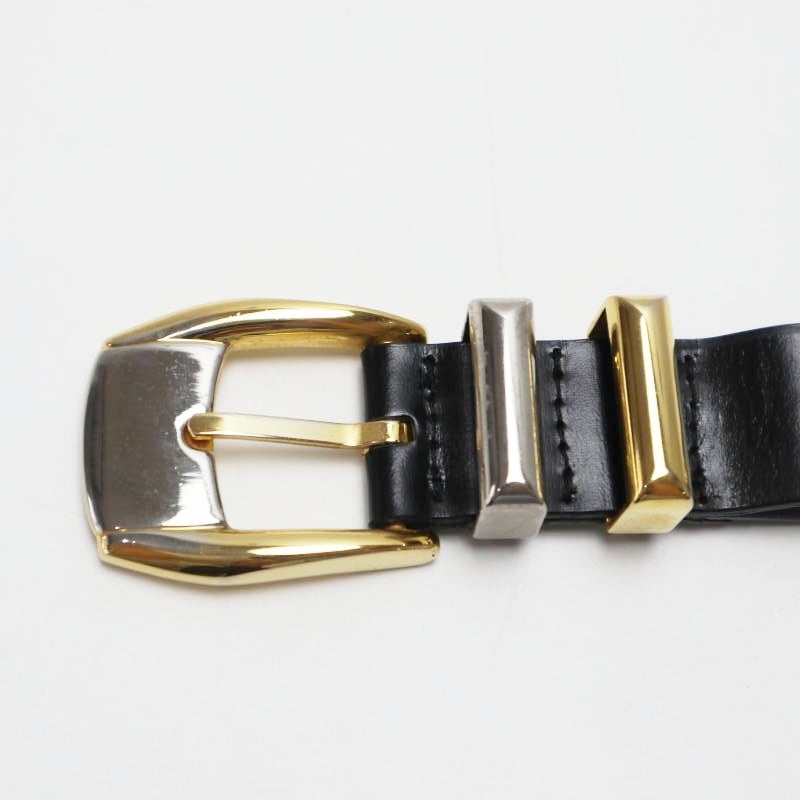 GIANNI VERSACE ジャンニヴェルサーチ メデューサスタッズ レザ