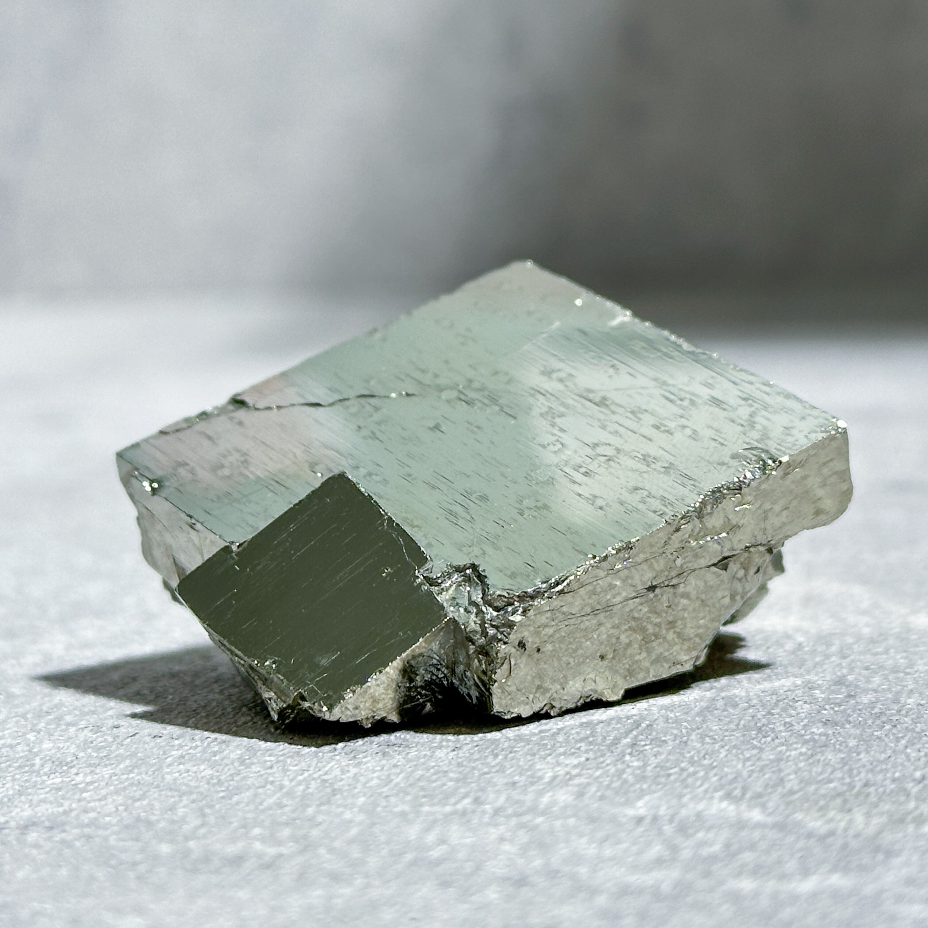 高品質】パイライト 原石81◇Pyrite◇天然石・鉱物・パワーストーン