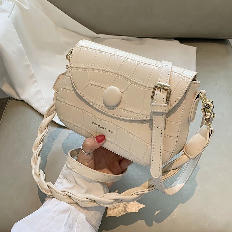 オールマッチレディースワンショルダー脇の下スモールバッグハンドバッグ2020新しい流行のファッションスモールスクエアバッグネットレッドテクスチャメッセンジャーバッグ 手作りハンドバック7556689765