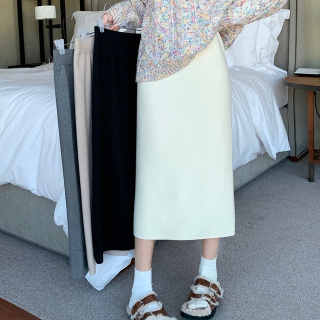 スカート レディース ニットスカート ニット バックスリット ボトムス ハイウエスト ミディアム丈 ミモレ丈 ロング丈 ひざ下 ロングスカート Iライン ストレート ベージュ ブラック グレー ホワイト ベーシック 定番 シンプル 無地 伸縮性 楽ちん 体型カバー 脚長効果 おしゃれ かわいい 大人送料無料 大人可愛い フェミニン レトロ シック モード マニッシュ 暖かい 春 秋 冬 10代 20代 30代 40代 通勤 通学 学生 OL ママコーデ お出かけ デート 女子会 旅行 普段使い デイリー
