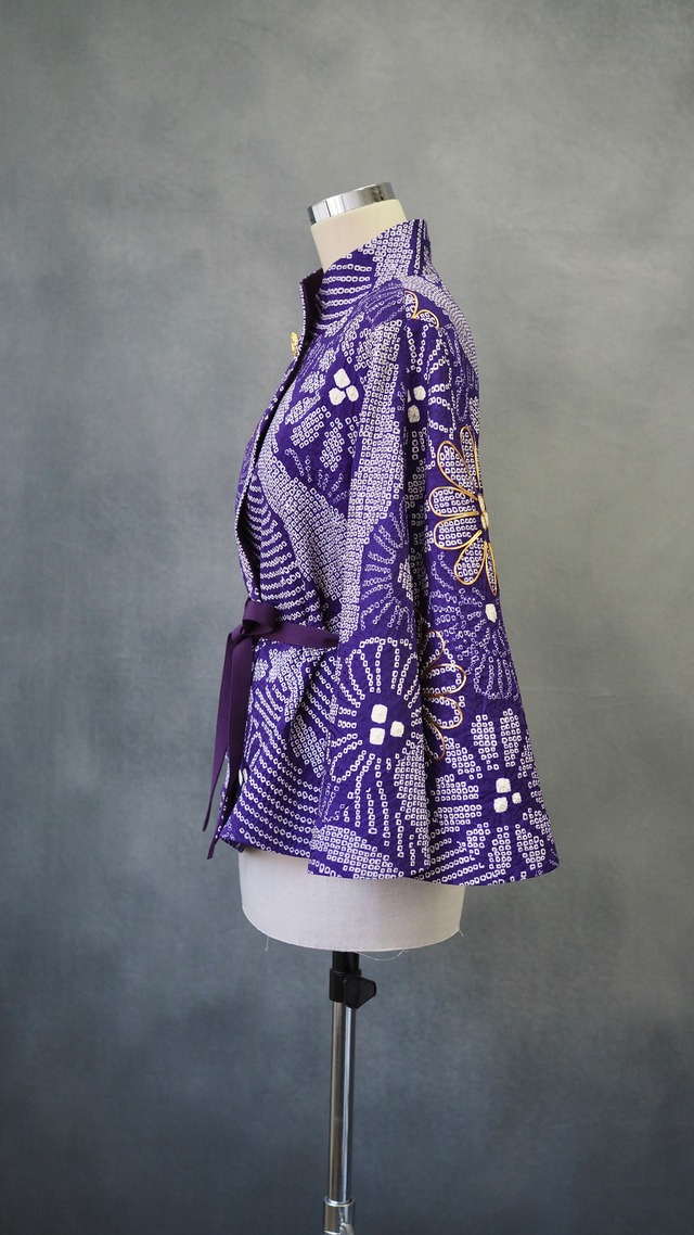 Regenerated Kimono Cape jacket – Handcrafted in Japan/CHRYSANTHEMUM SHIBORI IN REGAL PURPLE  着物リメイクのケープジャケット｜日本のヴィンテージシルクを再生した一点物/帝王紫の総絞り、金刺繍の菊