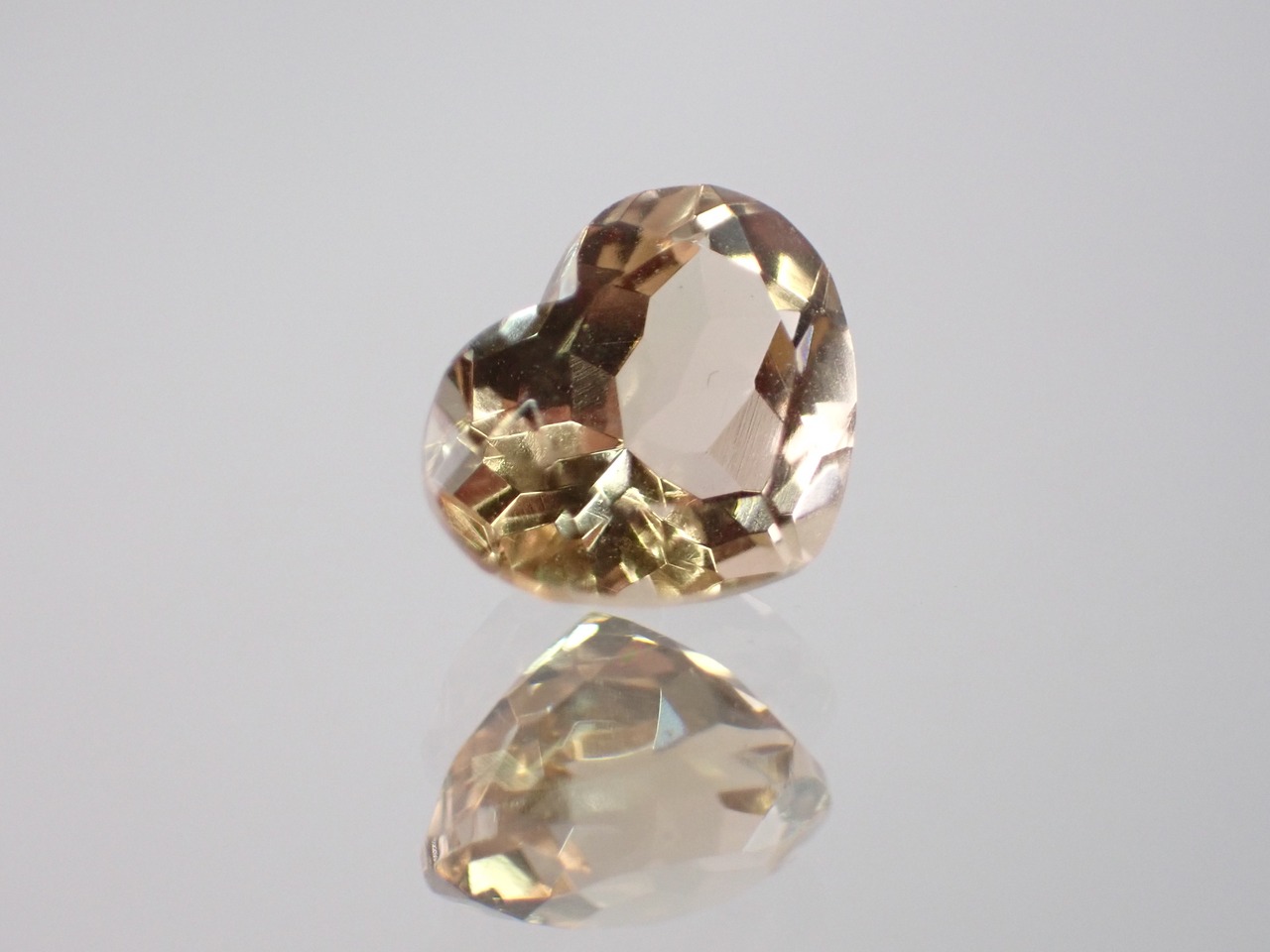 シトリン（ハートカット）　2.27ct　[C13‐613]