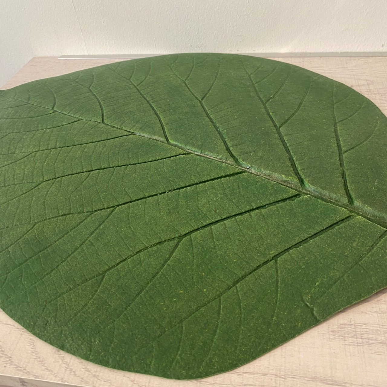 ラテックスマット リーフ ライトグリーン L(2)