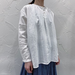 nume コットン刺繍ボタン付ガーゼシャツ