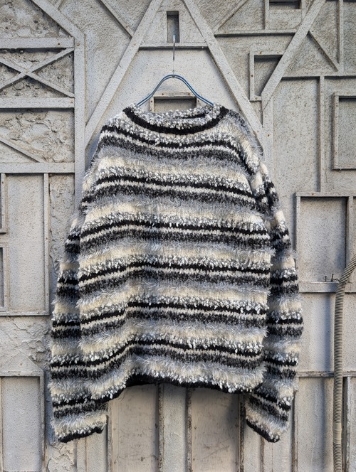 "DESIGN BORDER KNIT"