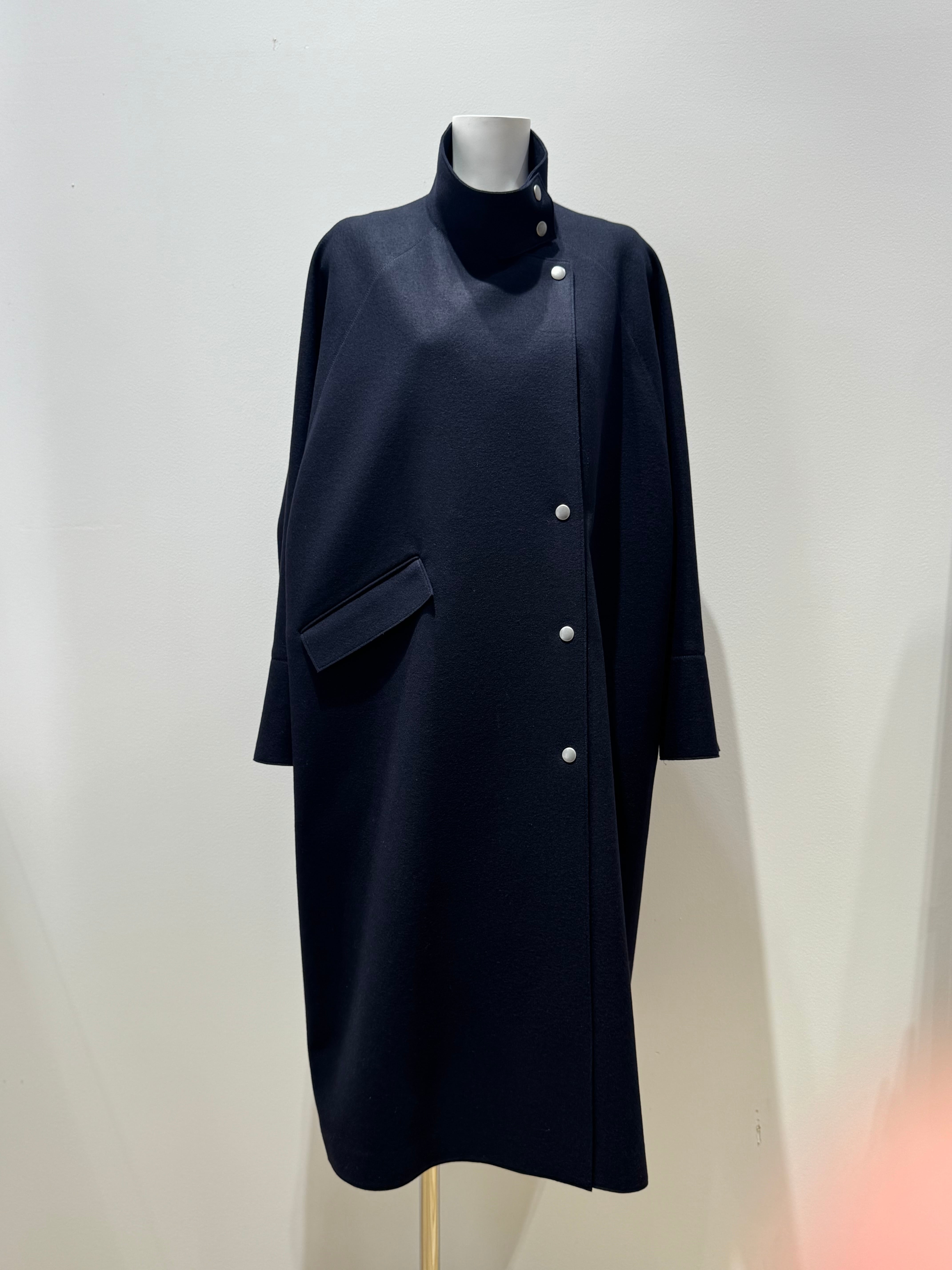 色と形が美しい　工場十貨店　BASIETA リバーシブルコート 色と形が美しい 工場十貨店 BASIETA リバーシブルコート - メルカリ