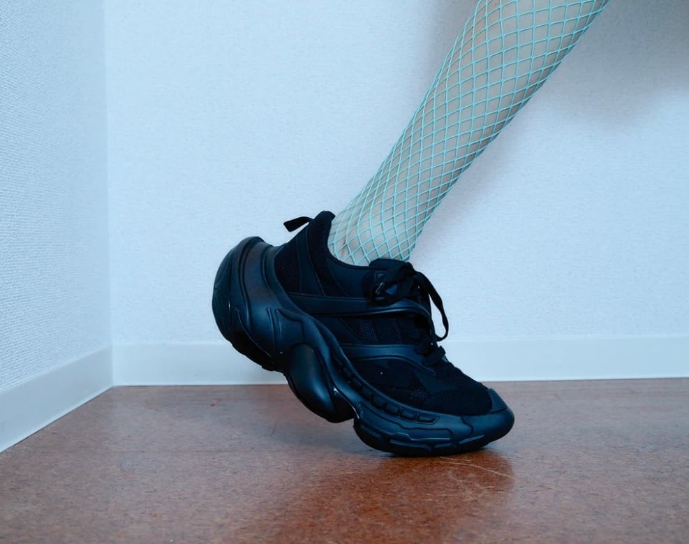 MIKIOSAKABE Multiverse Runner Black | AAR