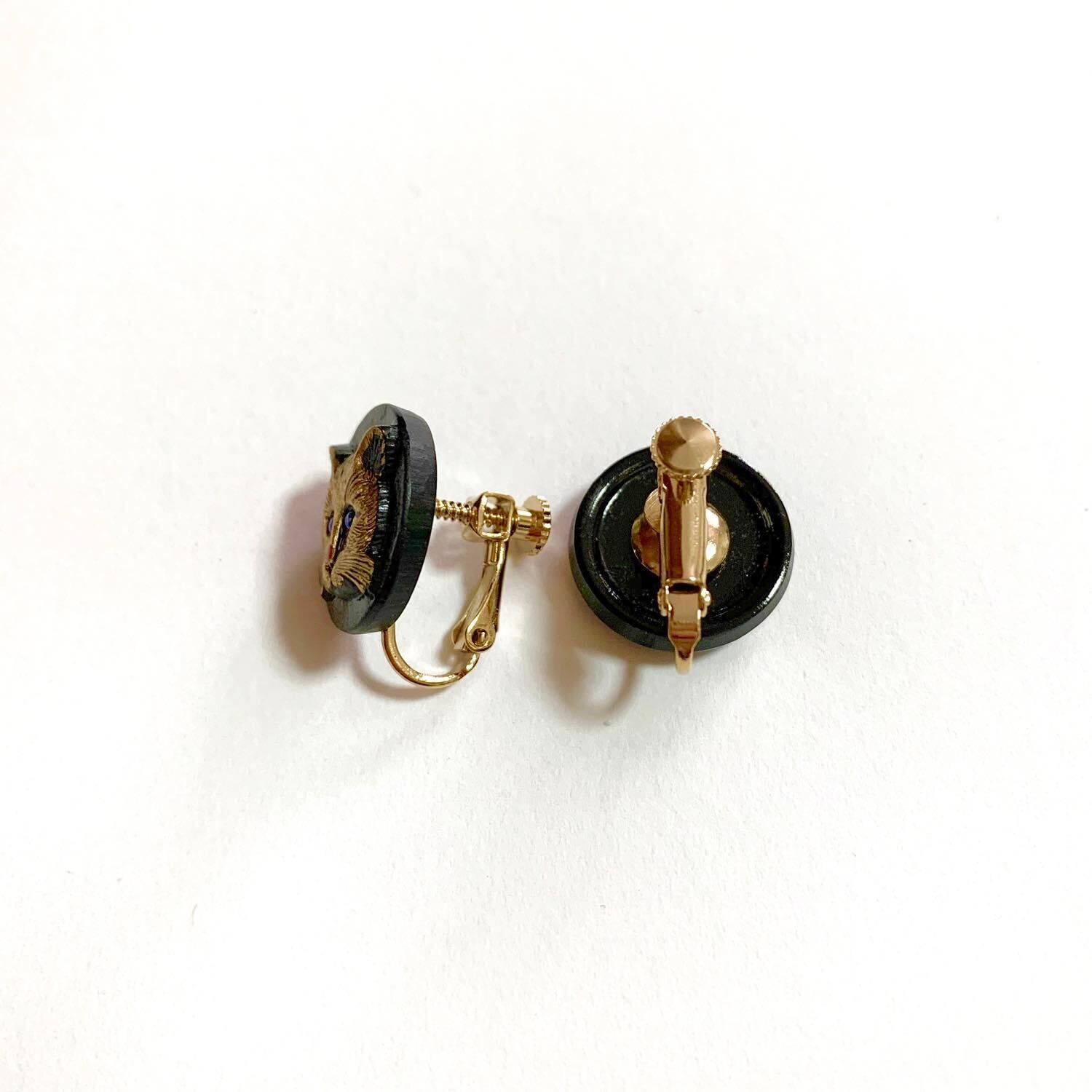 チェコ猫ボタンの〈ピアス/イヤリング〉 | Dua-アクセサリーパーツショップ