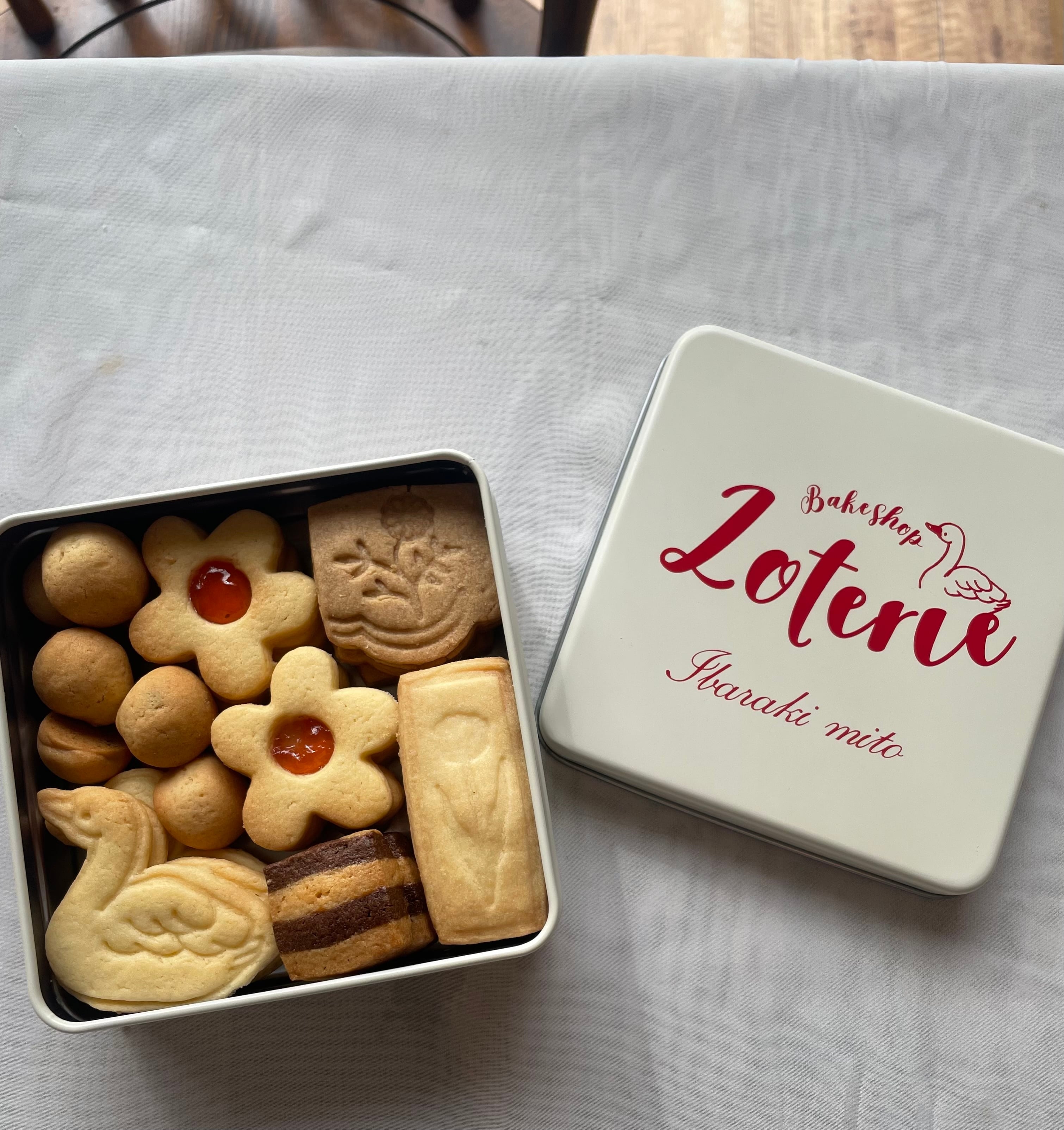 通販分クッキー缶 | BAKESHOP LOTERIE