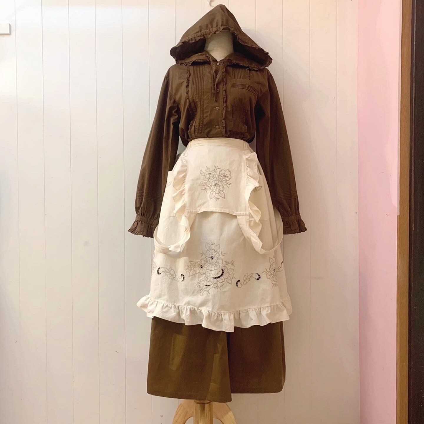 remake : chocolate brownie apron set up