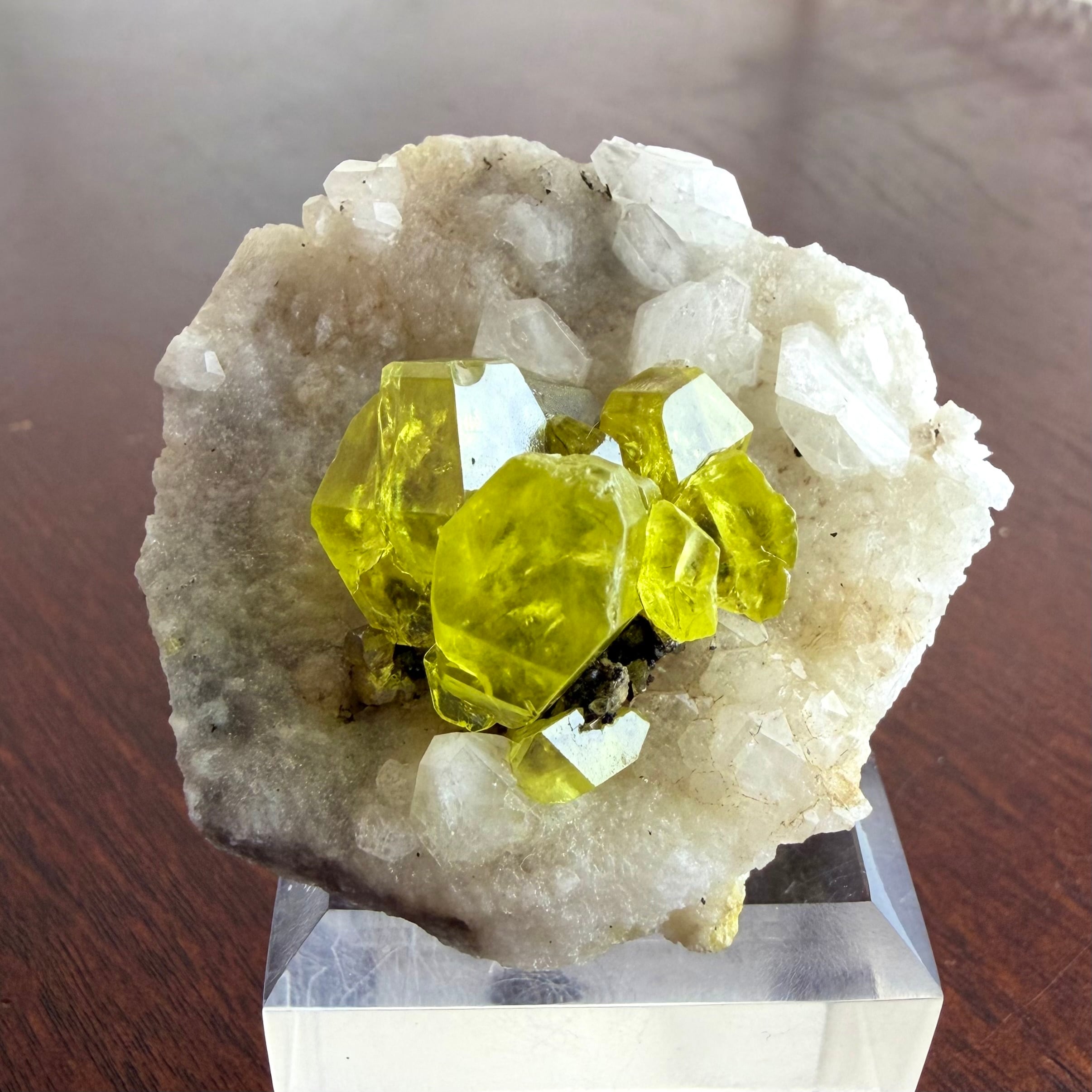 サルファー / アラゴナイト【Sulphur on Aragonite】イタリア産