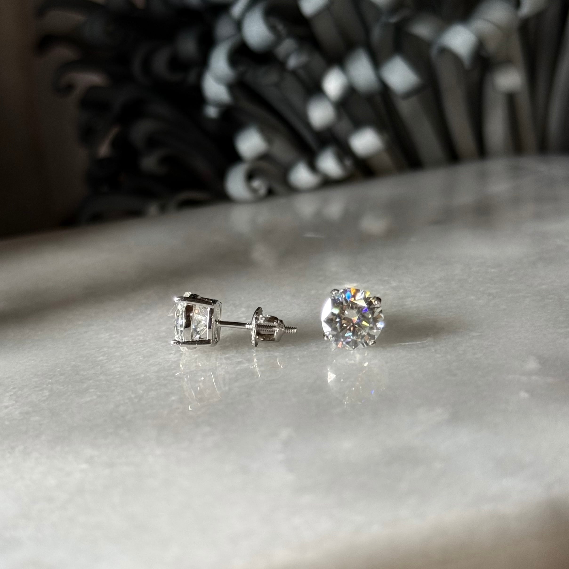 ○片耳1粒石ピアス 1.0ct／2.0ct スクリューバックポスト Silver925
