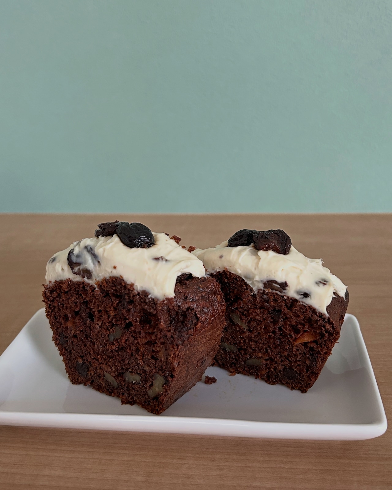 大人の黒いキャロットケーキ ラムレーズン&チョコ 画像2