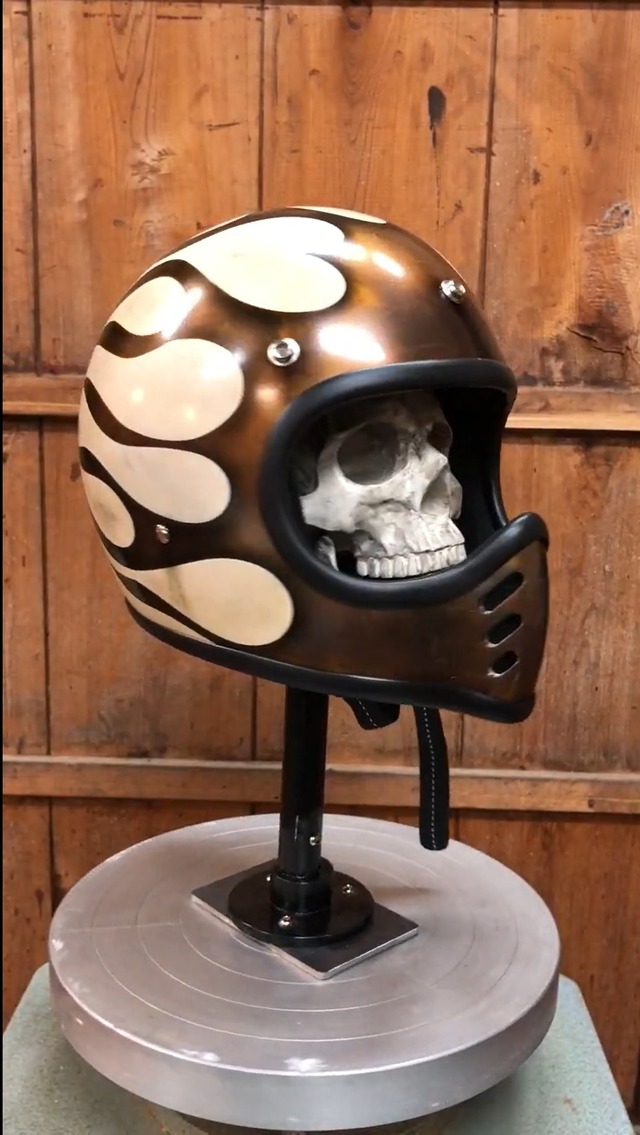 燻銀ヘルメット