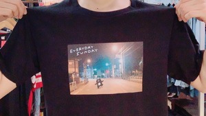 夜の道路のまーくんフォトTシャツ