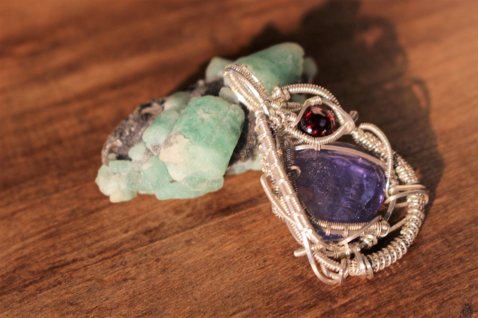 Tanzanite & Garnet siver 925 wirewrapping pendant