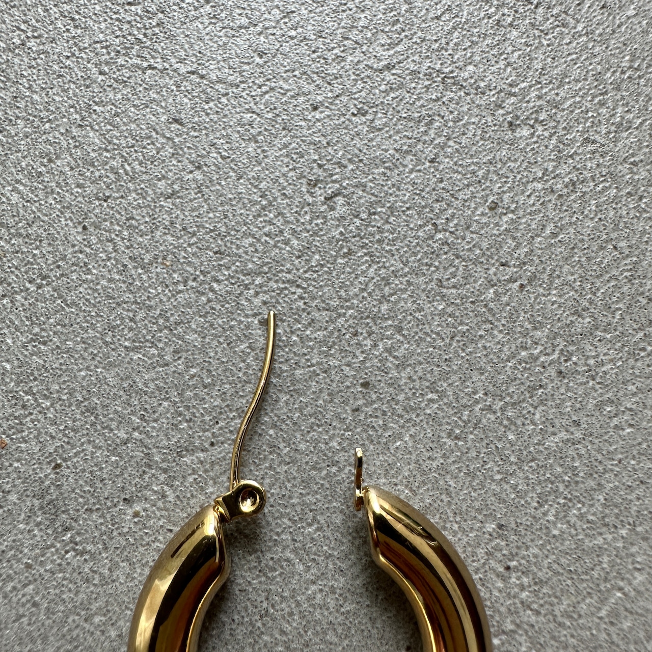 chubby hoop pierce/gold