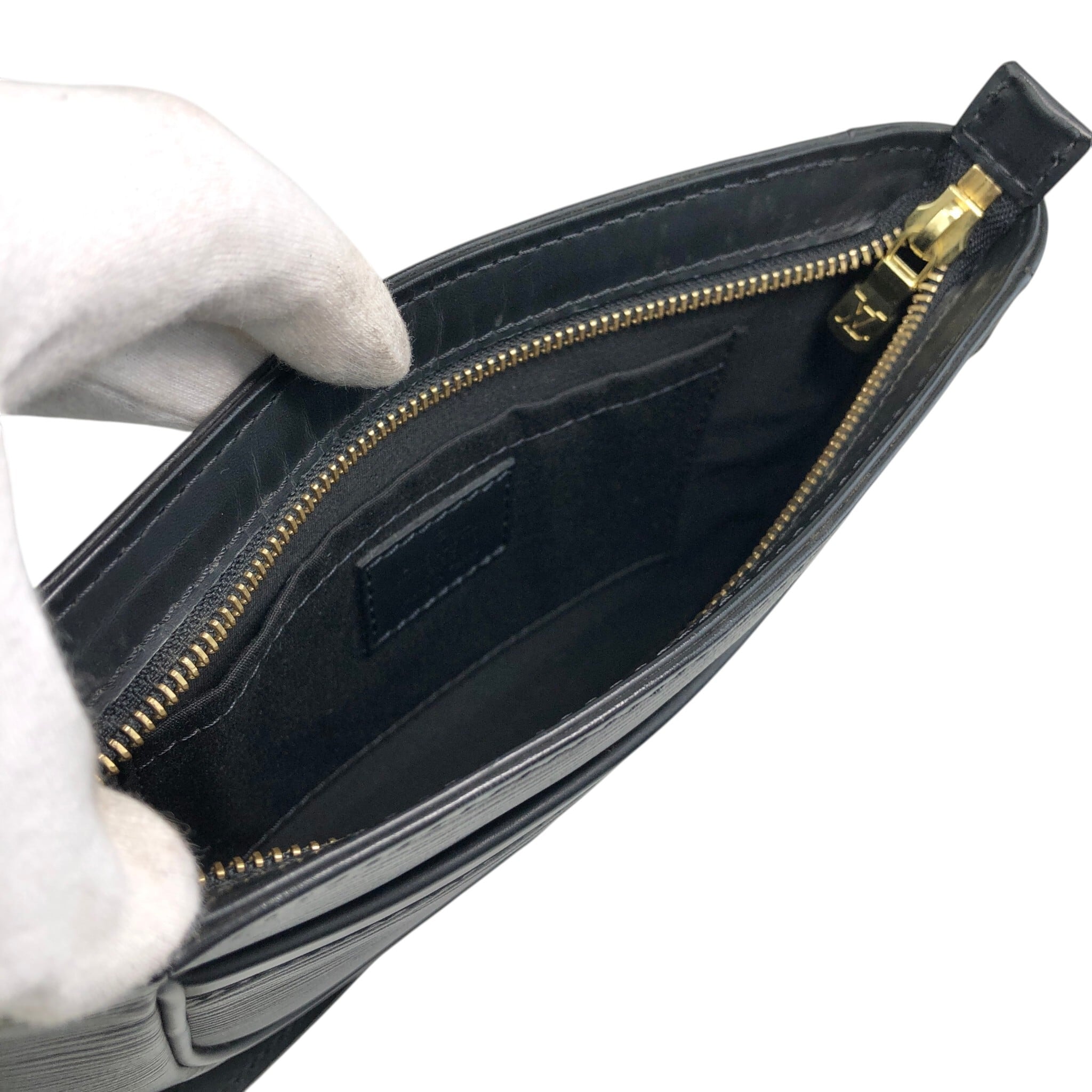 LOUIS VUITTON ルイヴィトン エピ ショルダーバッグ ブラック レザー