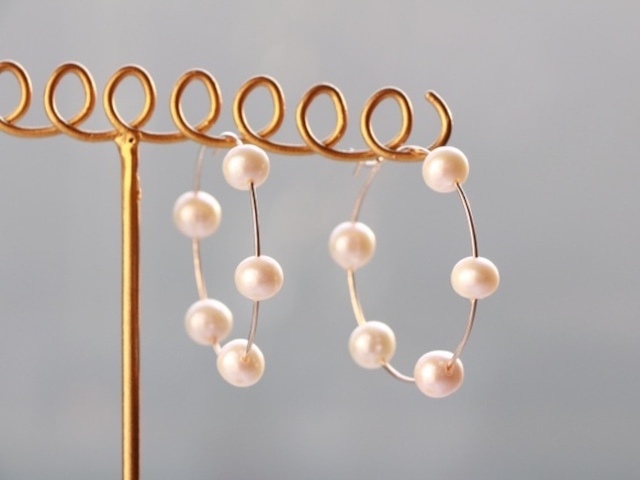 14kgf-ponpon pearl hoop pierced earrings