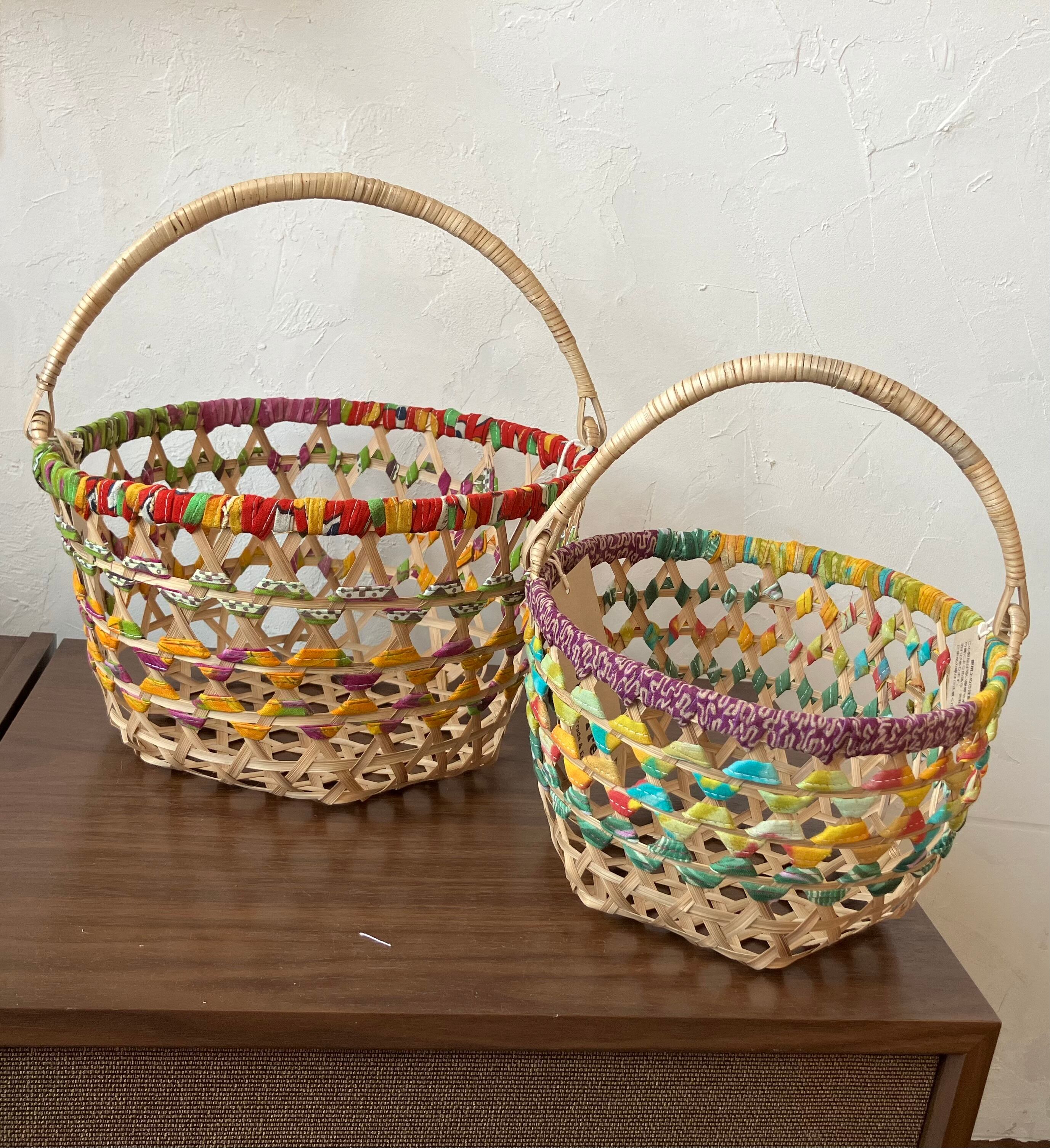 フェアトレード】竹とリサイクルサリーの手編みバスケット（大