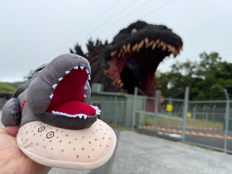 ゴジラ淡路上陸ver ぬいぐるみ | ニジゲンノモリ オンラインショップ