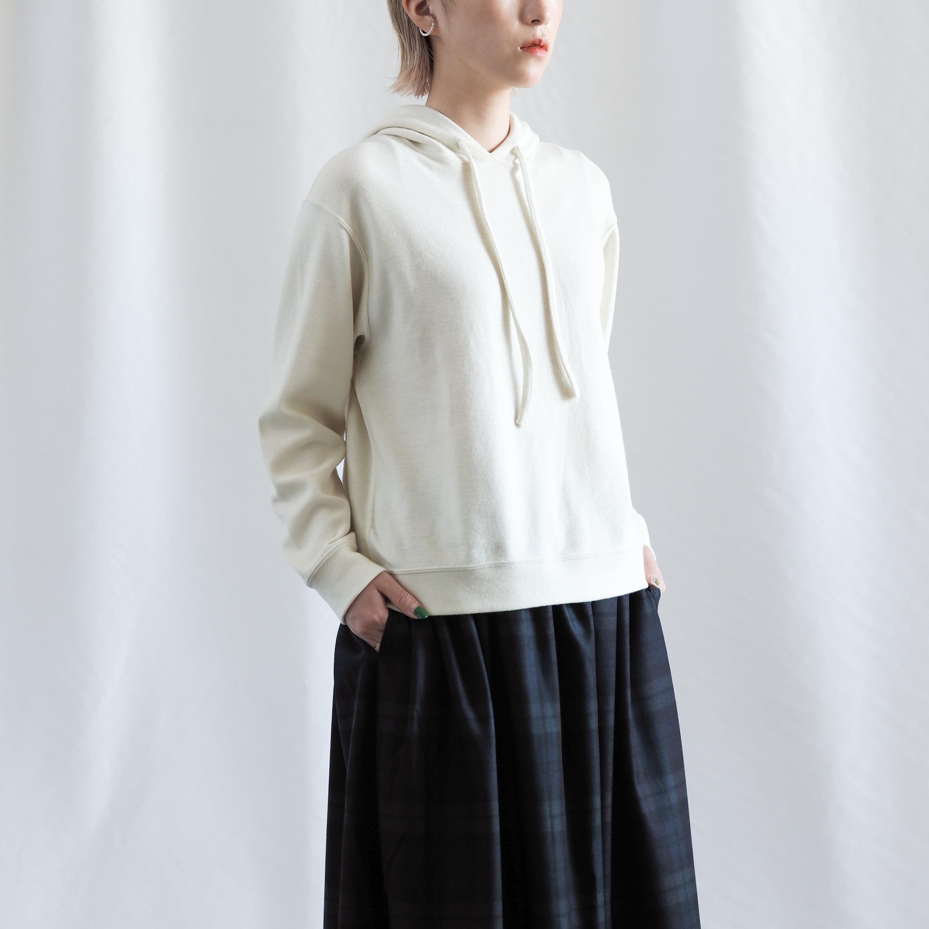 ICE．ICEBERG ホワイトドナルドニット前後ろプリント 楽天市場】【中古】 ICEBERG セーター ニット トップス クルーネック