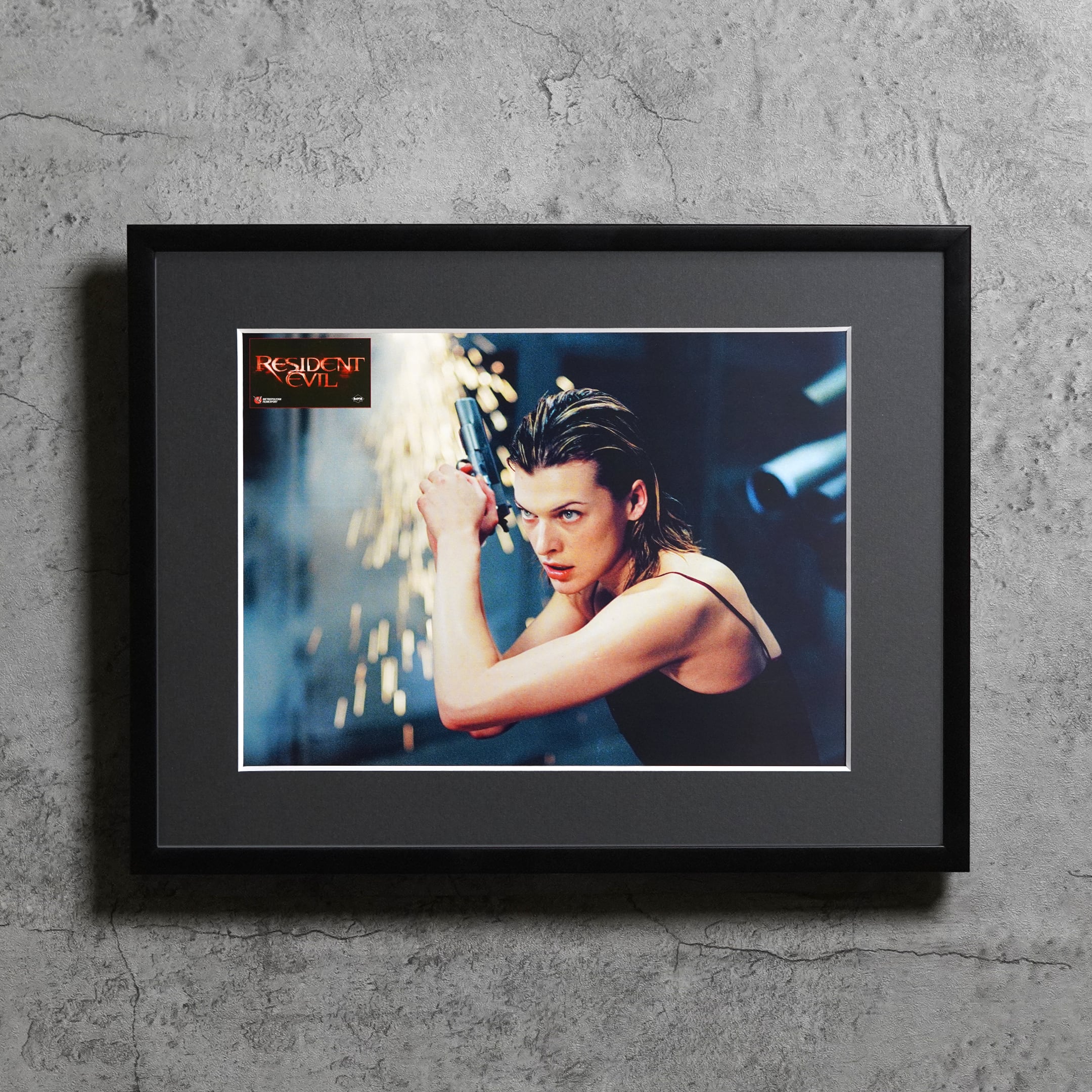 2002 / Resident Evil / French lobby card / 396x306mm【LC00000076060】