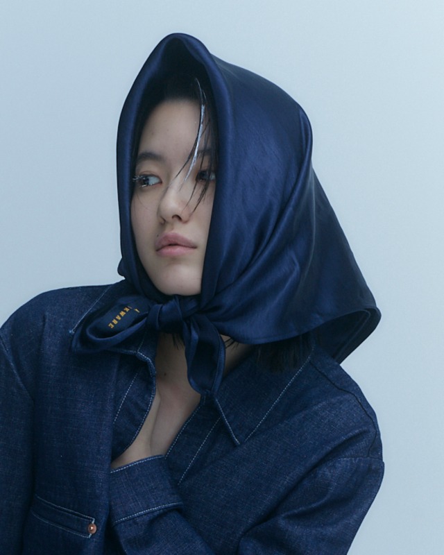 SATIN TRIANGLE - NAVY #747