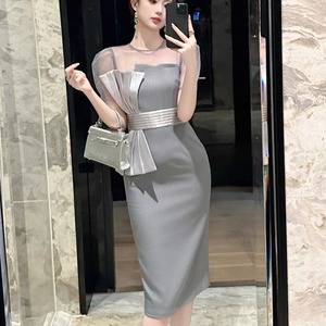 【送料無料】 ロングドレス 3色 カラードレス ひざ丈 Iライン プルオーバー 半袖 ラウンドネック プリーツ 薄手生地 エレガント 可愛い 大人可愛い きれいめ シンプル カジュアル シック コンサバ 華やか 大人 上品 おしゃれ お洒落 主役級 こなれ感 高見え 高級感 フェミニン 無地 夏 30代 40代 レディース 女性用 お呼ばれ 結婚式 二次会 パーティ 演奏会 ファッション 美脚 脚長 定番 着痩せ 垢抜け 存在感 ホワイト グレー ピンク