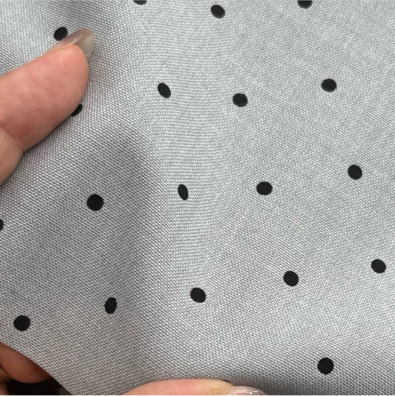 NL084◆2m◆M◆レーヨンポリエステル混プリント生地◆水玉模様