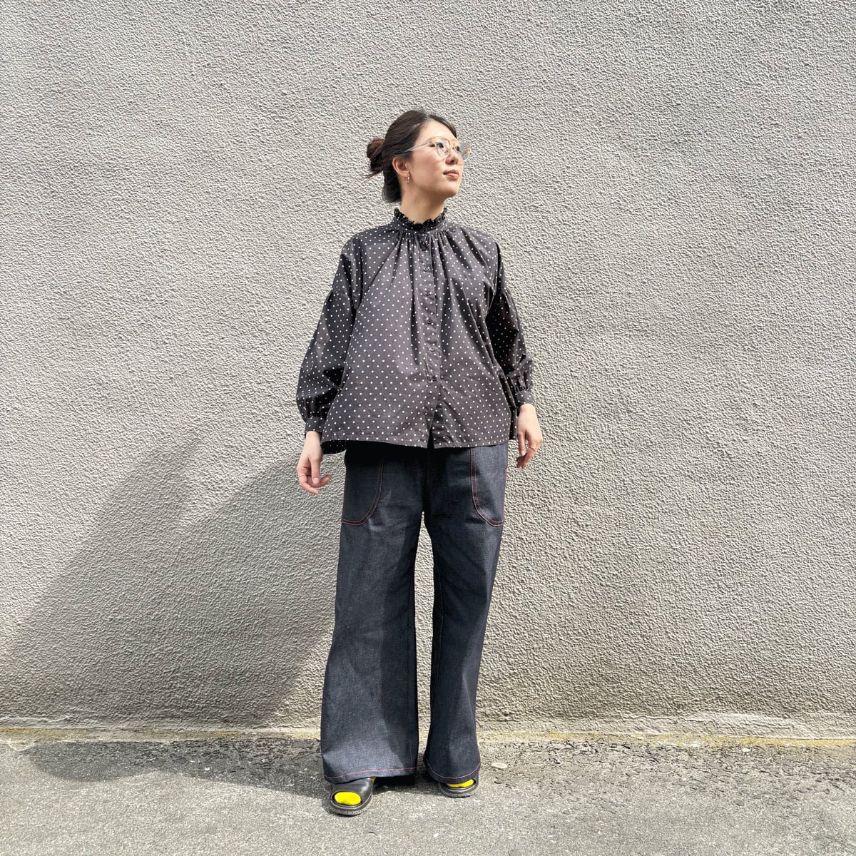 カラーステッチ　デニムストレートパンツ　