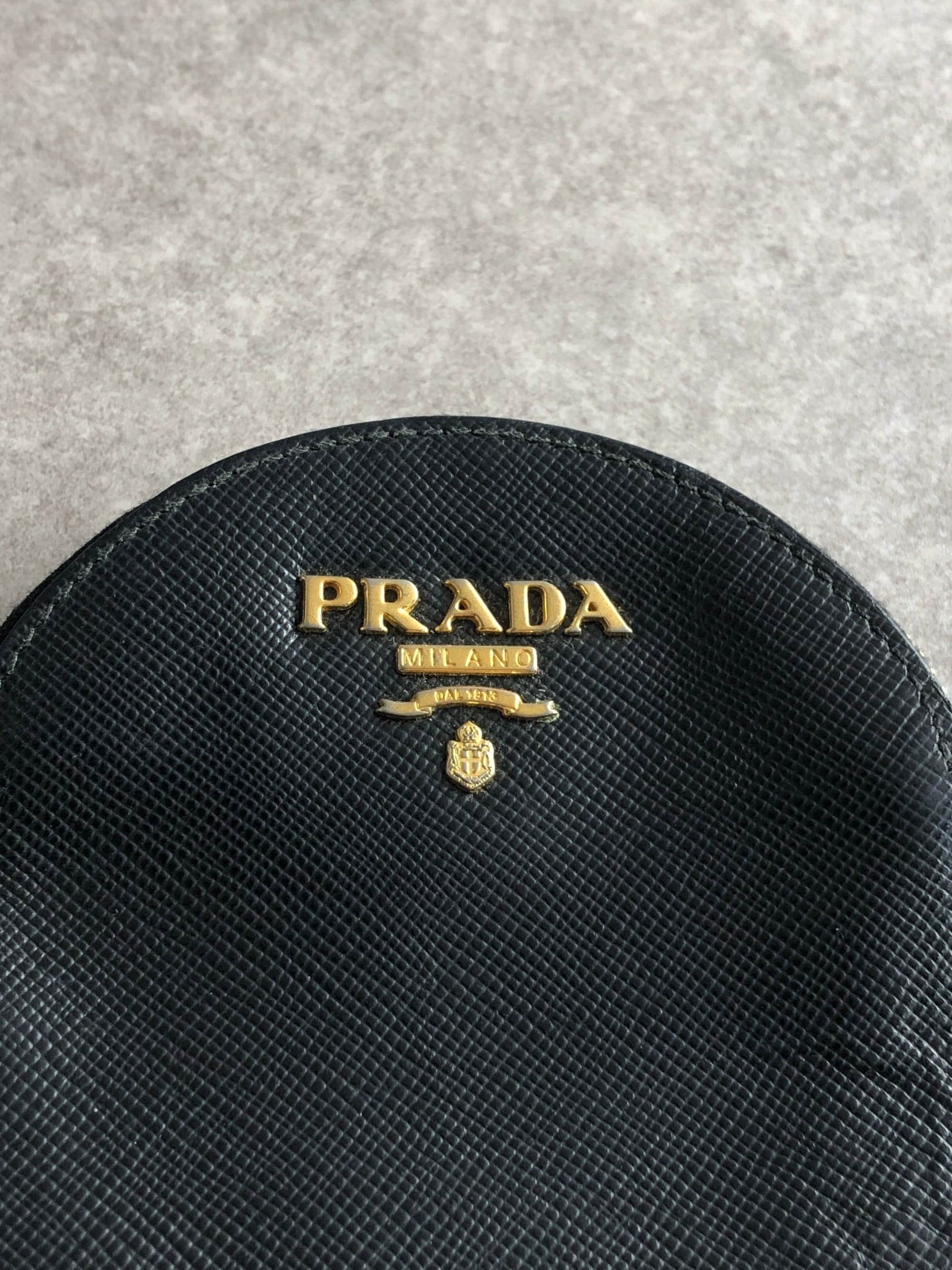 PRADA プラダ 財布 ブラック ロゴ サフィアーノレザー サークル コイン