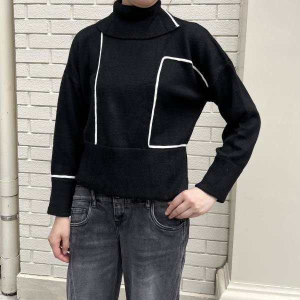 アシンメトリー配色ライン 長袖ニットトップス ショート丈 デザイン