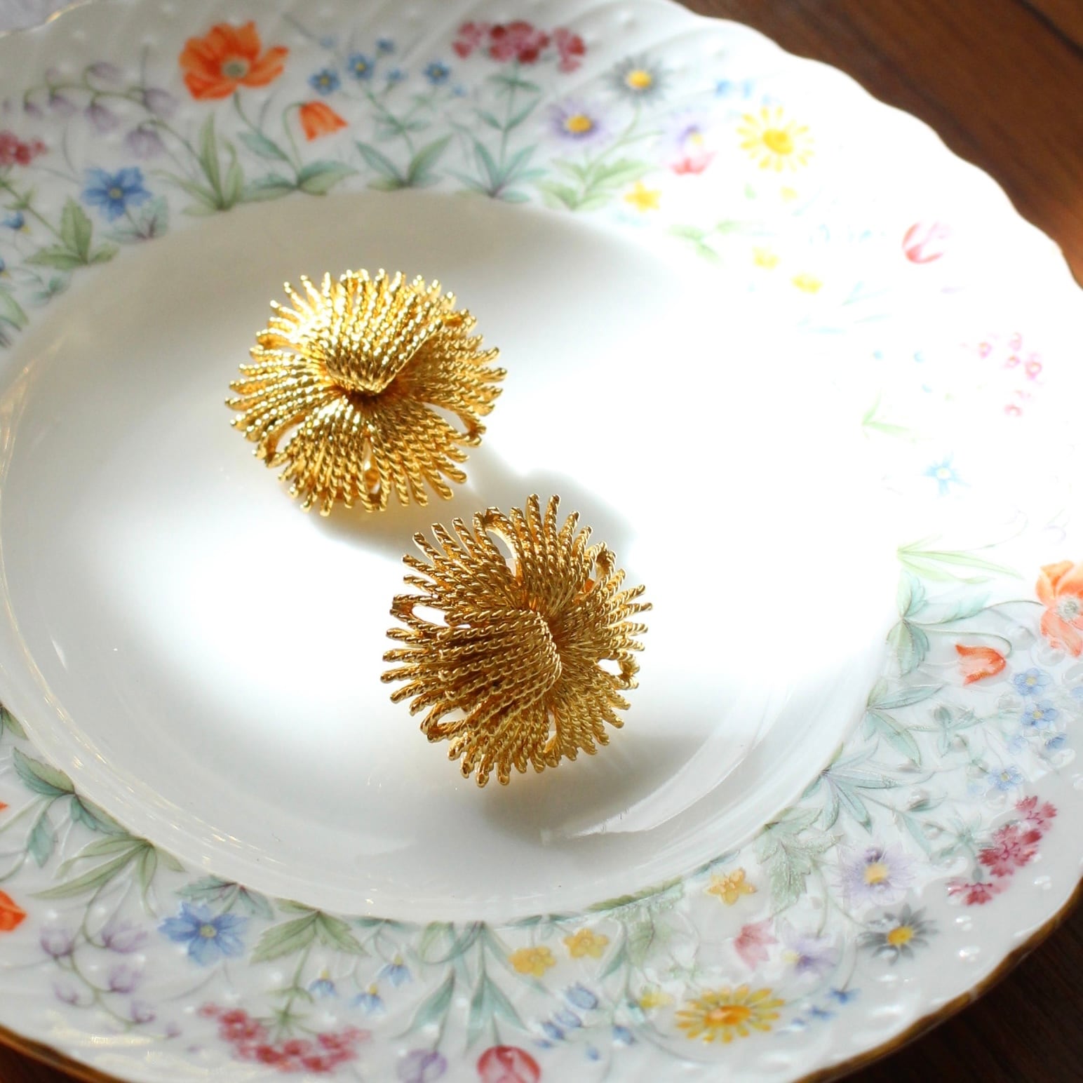 フラワーイヤリング ゴールド