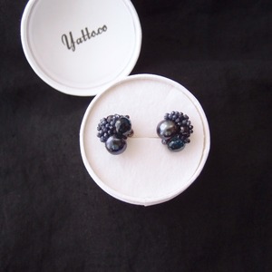 【天然石刺繍／イヤリング】london blue topaz × pearl × bluesapphire × iolite【asymmetry】