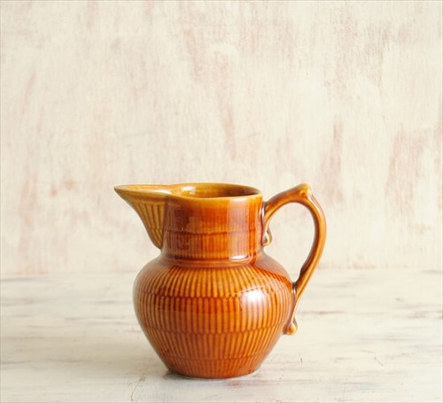 ベルギー製 BOCH ボッホ きれいな飴色のクリーマー ミルクジャグ 磁器 ブラウン ヴィンテージ食器 アンティーク it1033